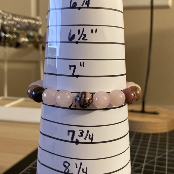 B24 ❤️ 10 mm Rose Quartz & Rhodonite 7.5" Handmade Gemstone Crystal Bracelet - Picture 3 of 3